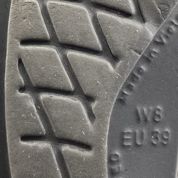 Oofos Oolala Luxe Flip Flops Womens Size 8 Purple Ombré Comfort Recovery Sandals - Picture 9 of 9